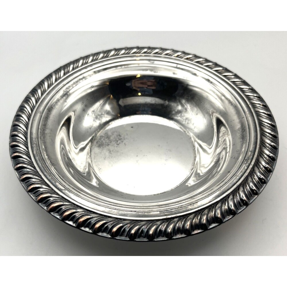 Vtg Wm Rogers Silverplate Bowl 6.25" Twisted Rope Edge International Silver